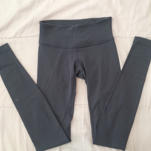 *sold* Lululemon Greyvy Wunder Unders - Picture 2 of 6